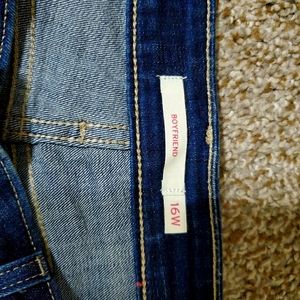 Women's Cropped Levis